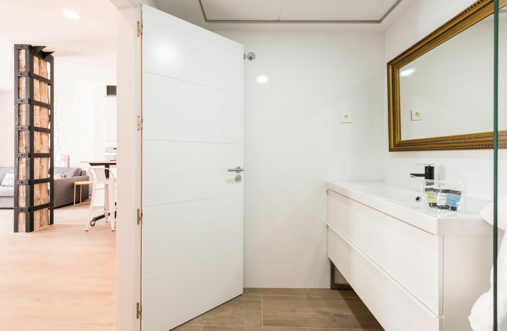 Hortaleza City Center Madrid Bagian luar foto